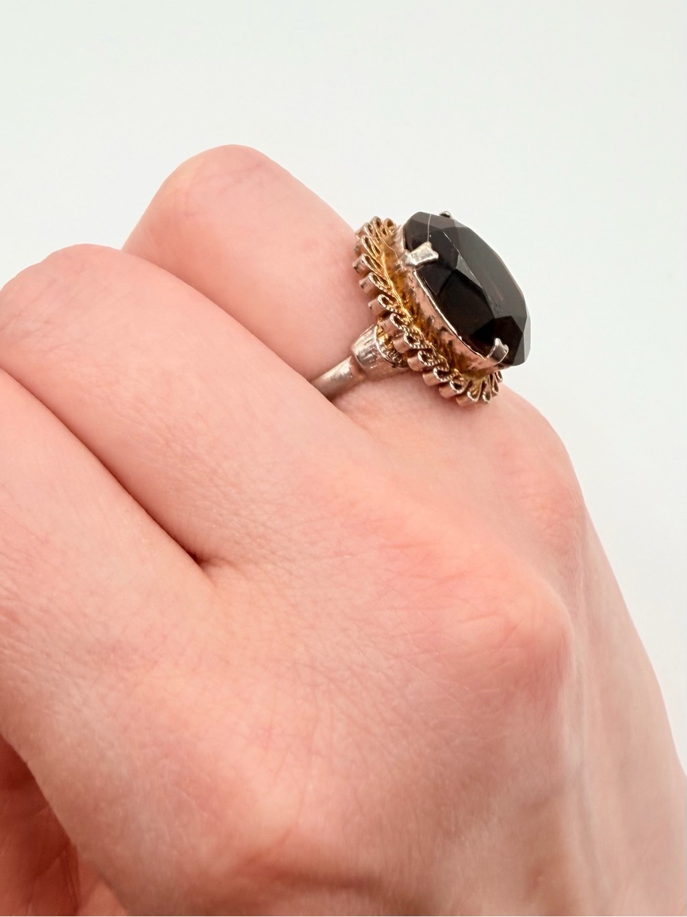 Vintage 1960s gold-tone adjustable smokey quartz cocktail ring - Picture 11 of 14